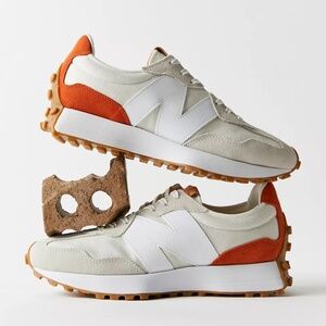 New Balance 327 Sneaker Size 7.5